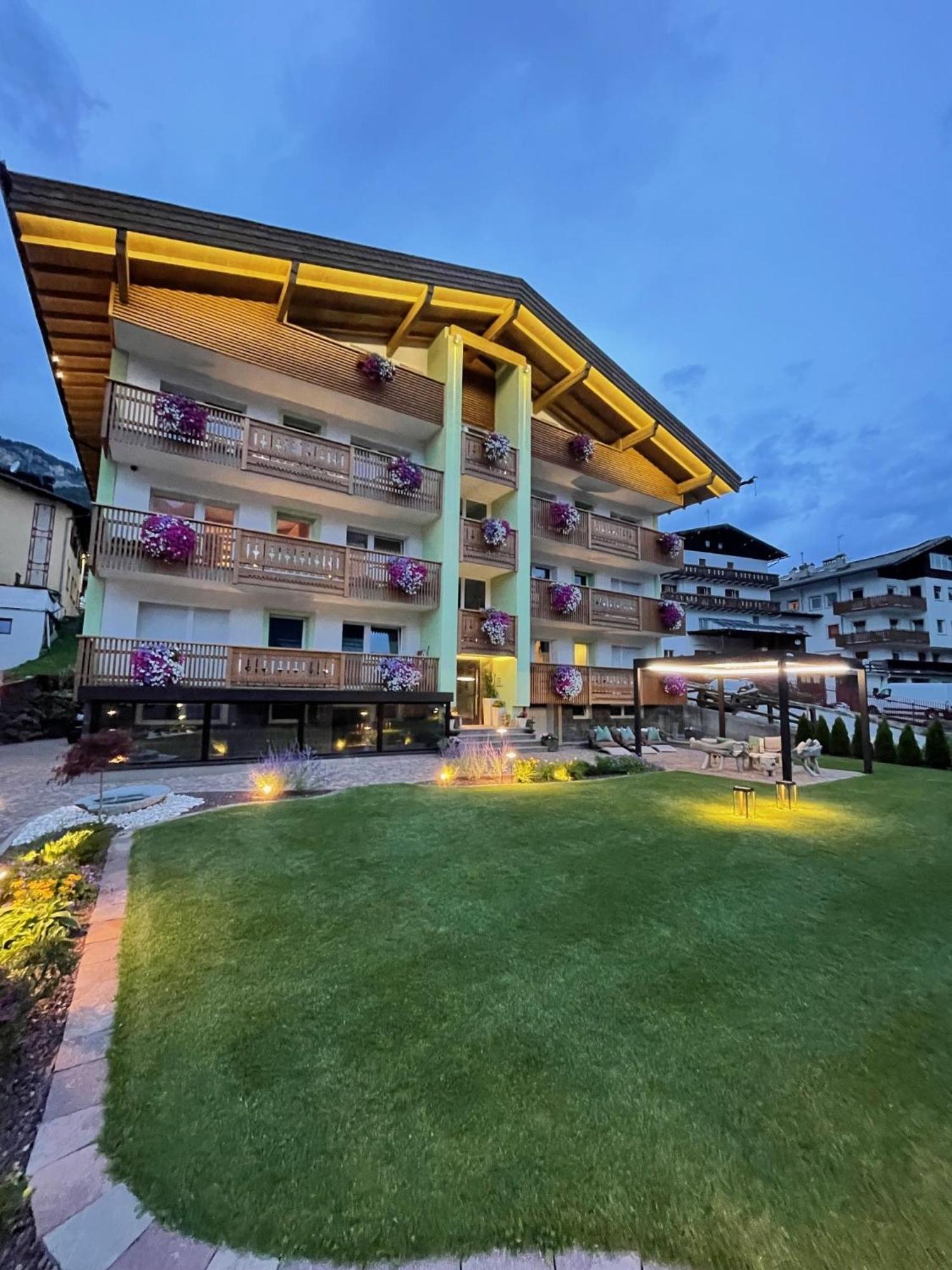 Mason La Zondra Aparthotel Vigo di Fassa Exterior foto
